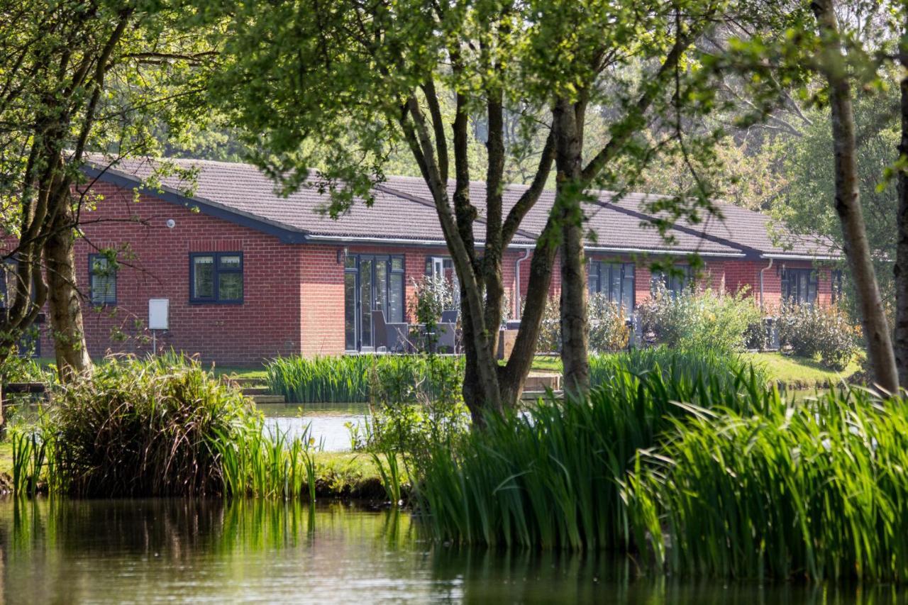 The Lakes Rookley المظهر الخارجي الصورة The former hospital site